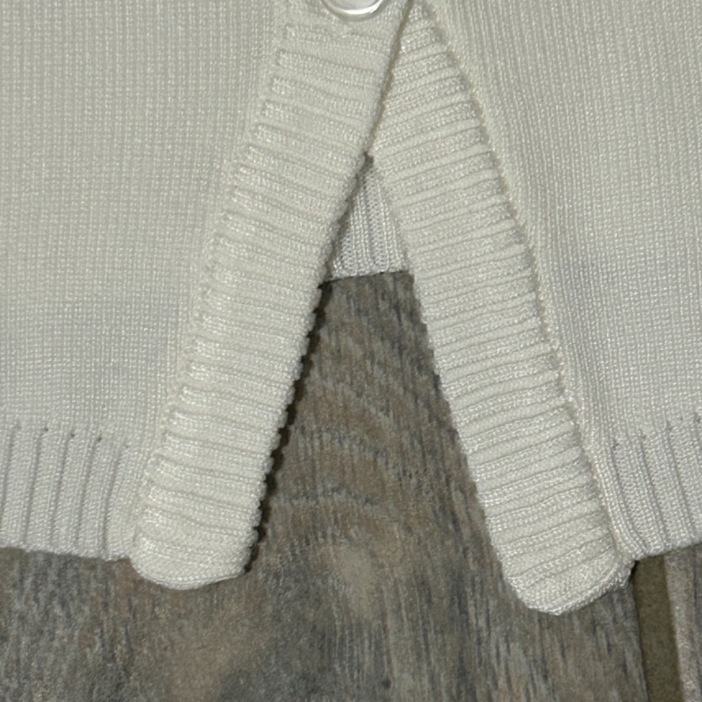 NWOT! Women's Madden Girl White Knit Sweater Vest - MEDIUM - Picture 4 of 9